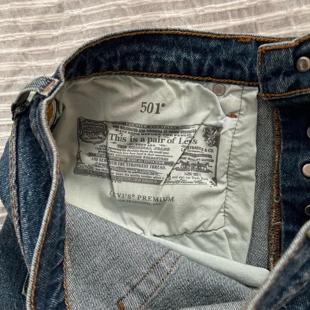 Levi's Women's 501 Original Cropped Jeans Size 31 New - Picture 10 of 12